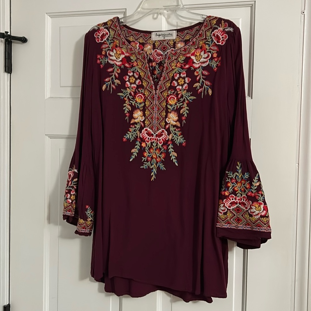 Impressions, size medium, perfect condition, worn once